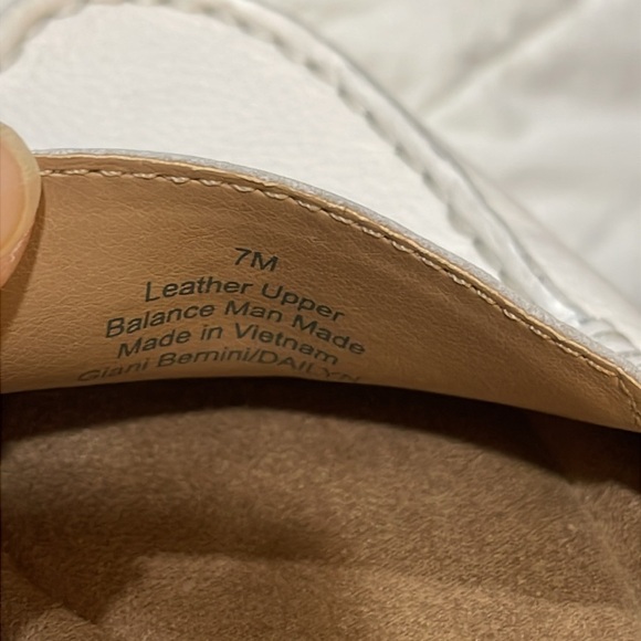 Guano Bernini like new leather memory foam slip on loafers sz7 - Picture 7 of 9